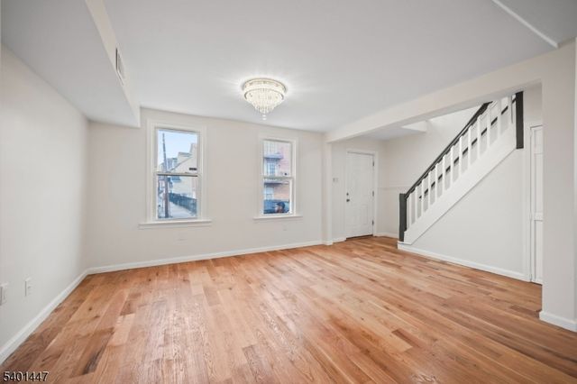 64 Willoughby St, Newark City, NJ 07112