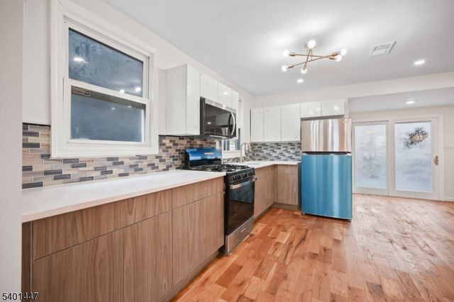 64 Willoughby St, Newark City, NJ 07112