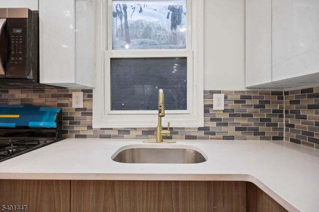 64 Willoughby St, Newark City, NJ 07112