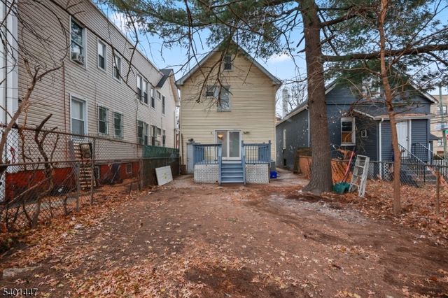 64 Willoughby St, Newark City, NJ 07112