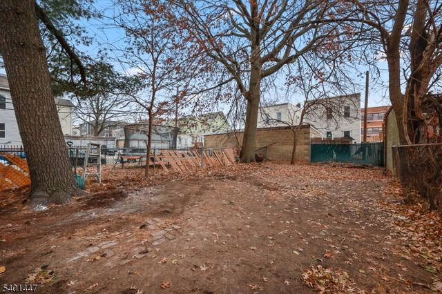 64 Willoughby St, Newark City, NJ 07112