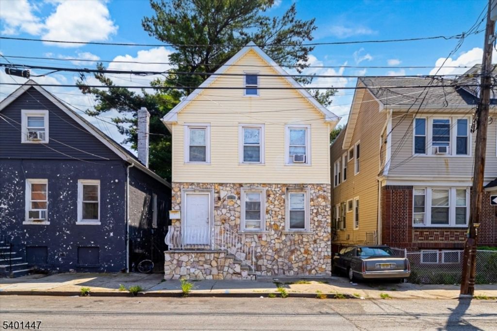 64 Willoughby St, Newark City, NJ 07112