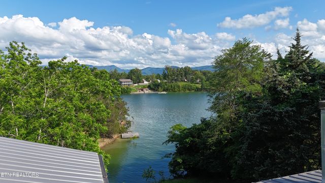 1366 Paradise Lane, Dandridge, TN 37725
