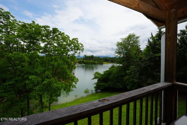 1366 Paradise Lane, Dandridge, TN 37725