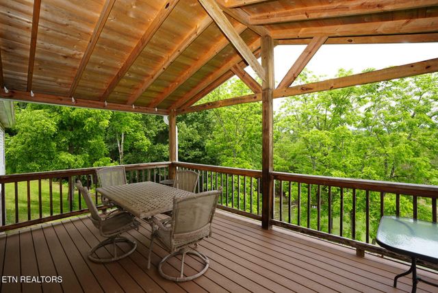 1366 Paradise Lane, Dandridge, TN 37725
