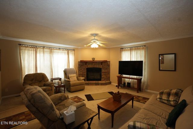 1366 Paradise Lane, Dandridge, TN 37725