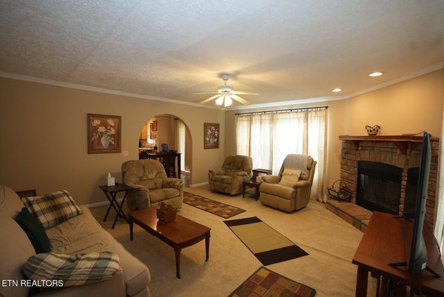 1366 Paradise Lane, Dandridge, TN 37725