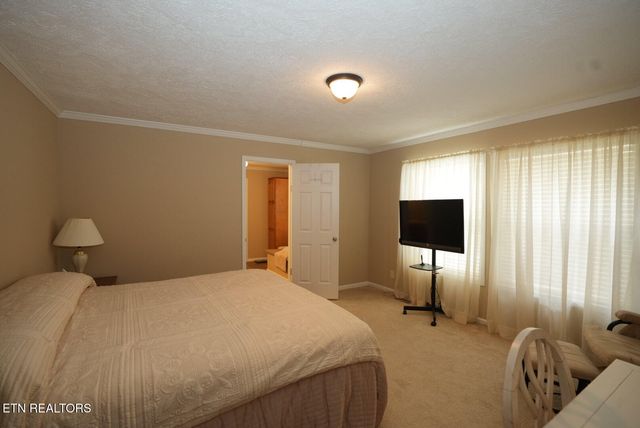 1366 Paradise Lane, Dandridge, TN 37725