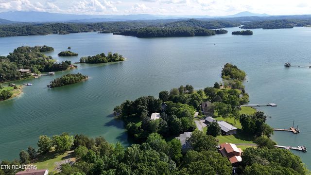 1366 Paradise Lane, Dandridge, TN 37725