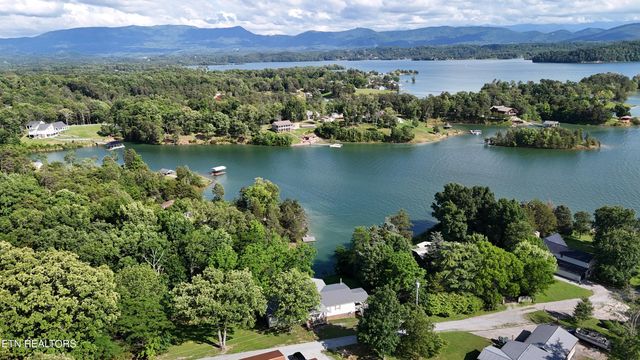 1366 Paradise Lane, Dandridge, TN 37725