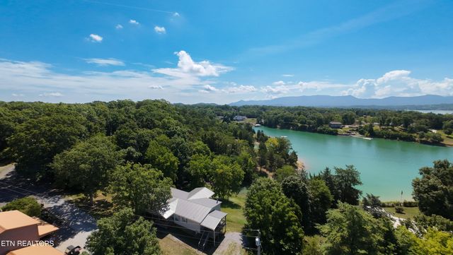 1366 Paradise Lane, Dandridge, TN 37725