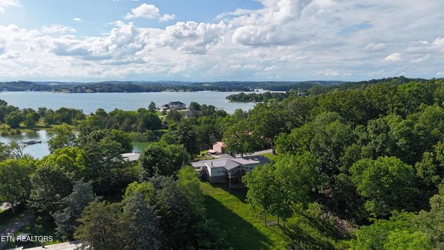 1366 Paradise Lane, Dandridge, TN 37725