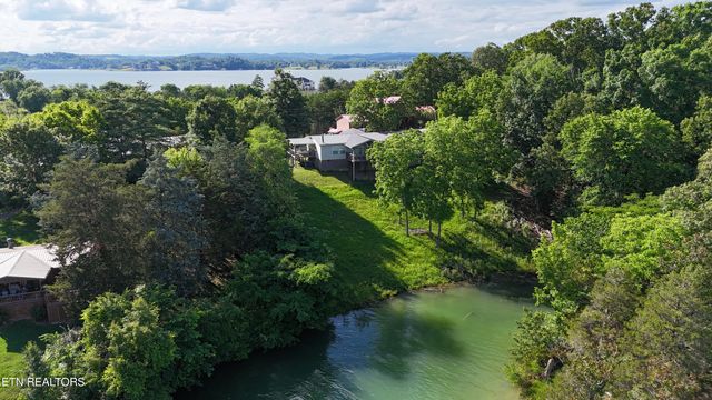 1366 Paradise Lane, Dandridge, TN 37725