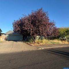 3985 Linn Av SE, Albany, OR 97322