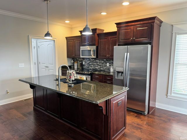 8033 Blake Boulevard, Newburgh, IN 47630