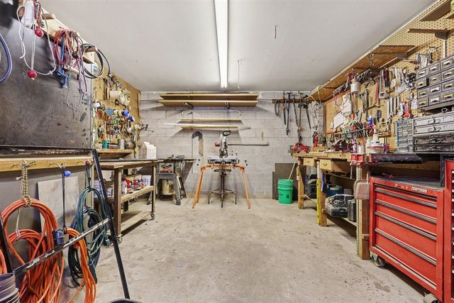 2335 Bluffton Avenue, Muskegon, MI 49441
