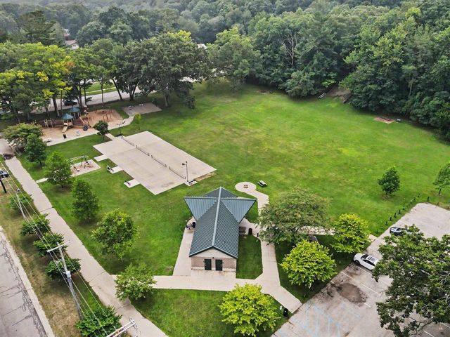 2335 Bluffton Avenue, Muskegon, MI 49441