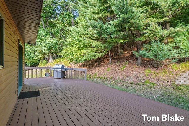 2335 Bluffton Avenue, Muskegon, MI 49441