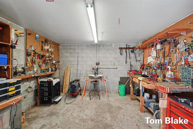 2335 Bluffton Avenue, Muskegon, MI 49441
