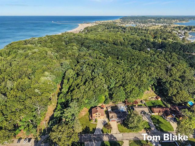 2335 Bluffton Avenue, Muskegon, MI 49441
