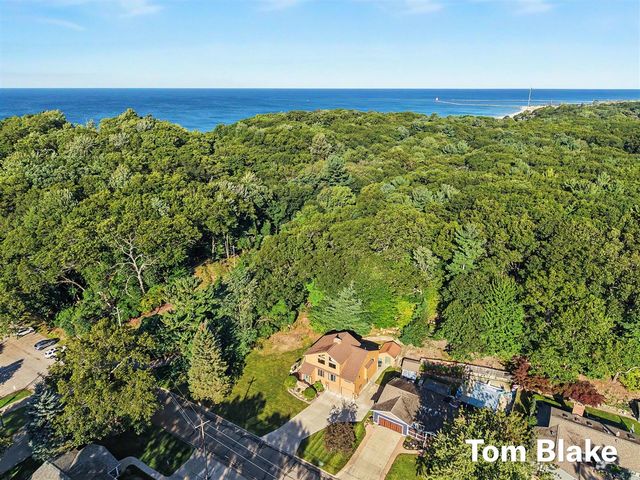 2335 Bluffton Avenue, Muskegon, MI 49441