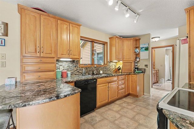 2335 Bluffton Avenue, Muskegon, MI 49441