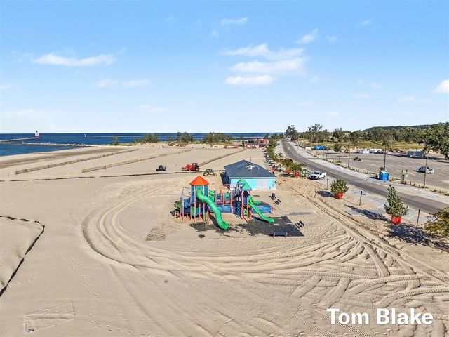 2335 Bluffton Avenue, Muskegon, MI 49441