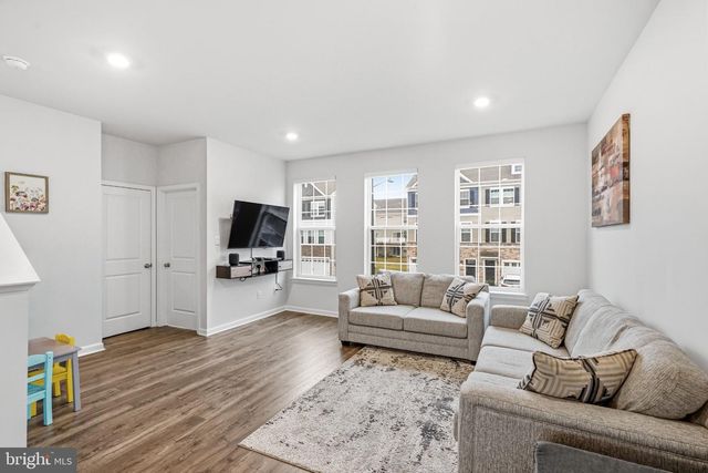 20 SISTERS FARMSTEAD RD, Mount Laurel, NJ 08054