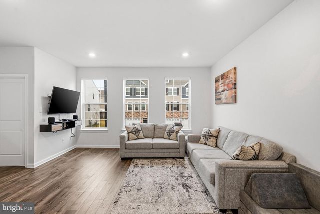 20 SISTERS FARMSTEAD RD, Mount Laurel, NJ 08054