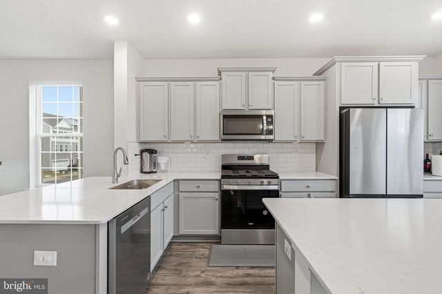 20 SISTERS FARMSTEAD RD, Mount Laurel, NJ 08054