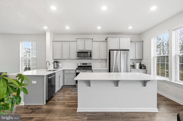 20 SISTERS FARMSTEAD RD, Mount Laurel, NJ 08054