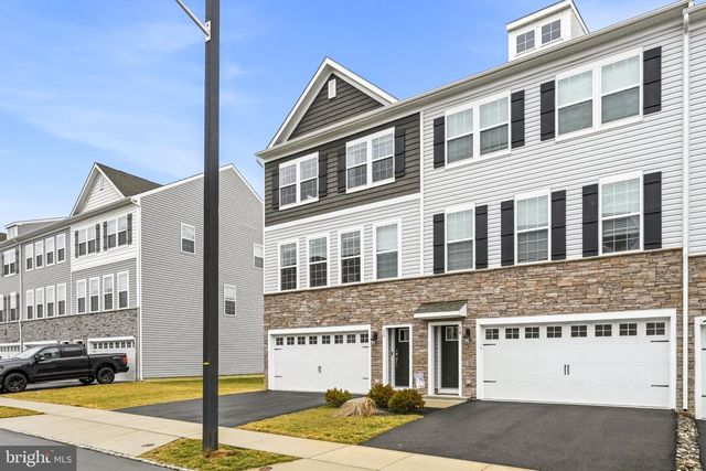 20 SISTERS FARMSTEAD RD, Mount Laurel, NJ 08054