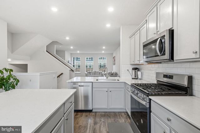 20 SISTERS FARMSTEAD RD, Mount Laurel, NJ 08054