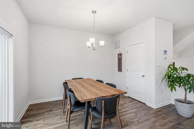 20 SISTERS FARMSTEAD RD, Mount Laurel, NJ 08054