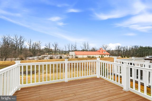 20 SISTERS FARMSTEAD RD, Mount Laurel, NJ 08054