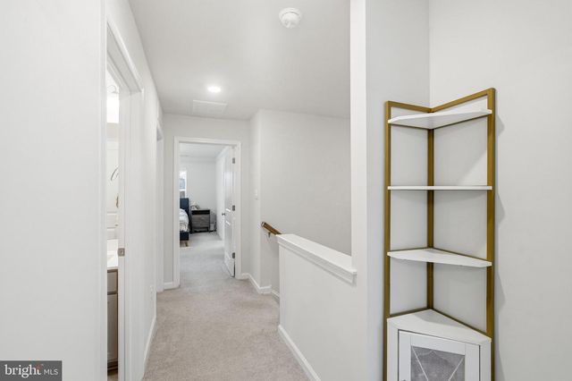 20 SISTERS FARMSTEAD RD, Mount Laurel, NJ 08054