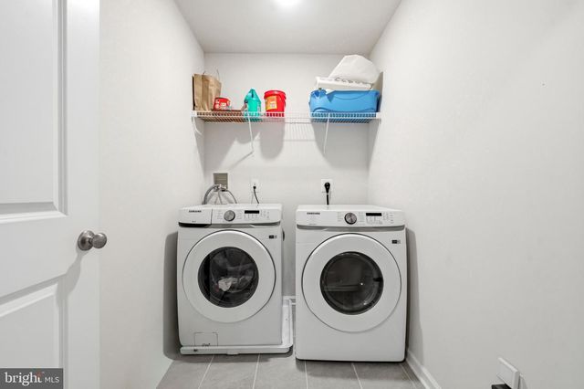 20 SISTERS FARMSTEAD RD, Mount Laurel, NJ 08054