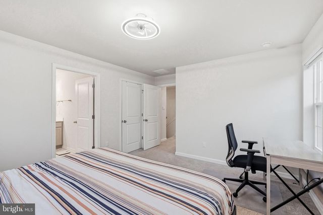 20 SISTERS FARMSTEAD RD, Mount Laurel, NJ 08054