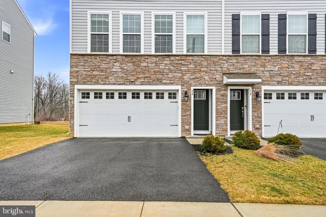 20 SISTERS FARMSTEAD RD, Mount Laurel, NJ 08054