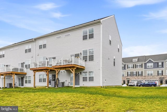 20 SISTERS FARMSTEAD RD, Mount Laurel, NJ 08054