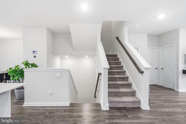 20 SISTERS FARMSTEAD RD, Mount Laurel, NJ 08054