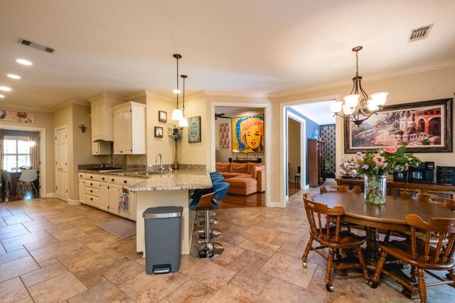 204 Fair Oaks Drive, Bryant, AR 72022