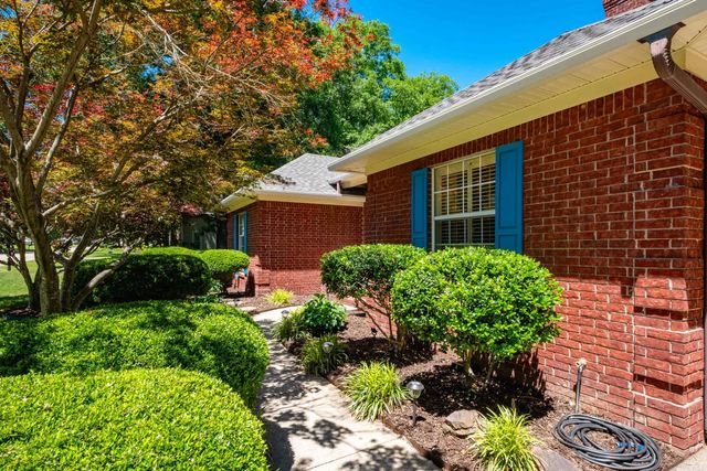 204 Fair Oaks Drive, Bryant, AR 72022