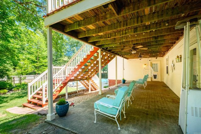 204 Fair Oaks Drive, Bryant, AR 72022