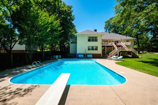 204 Fair Oaks Drive, Bryant, AR 72022