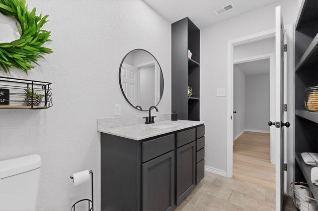 2013 Pebblecreek Drive, Cleburne, TX 76033