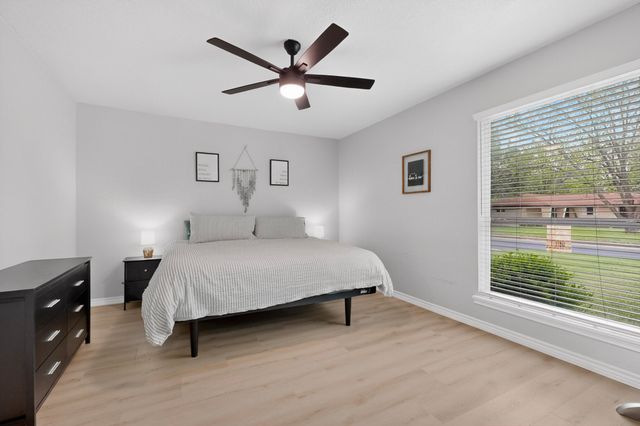 2013 Pebblecreek Drive, Cleburne, TX 76033