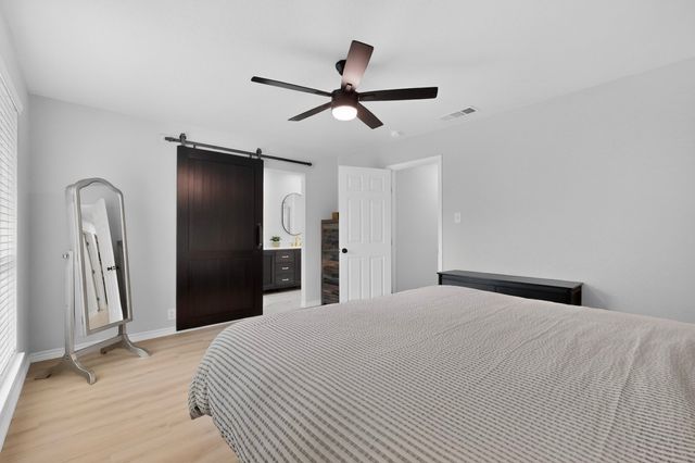 2013 Pebblecreek Drive, Cleburne, TX 76033