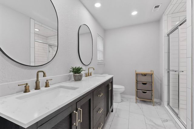 2013 Pebblecreek Drive, Cleburne, TX 76033