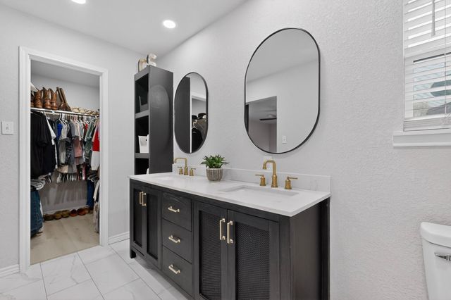 2013 Pebblecreek Drive, Cleburne, TX 76033